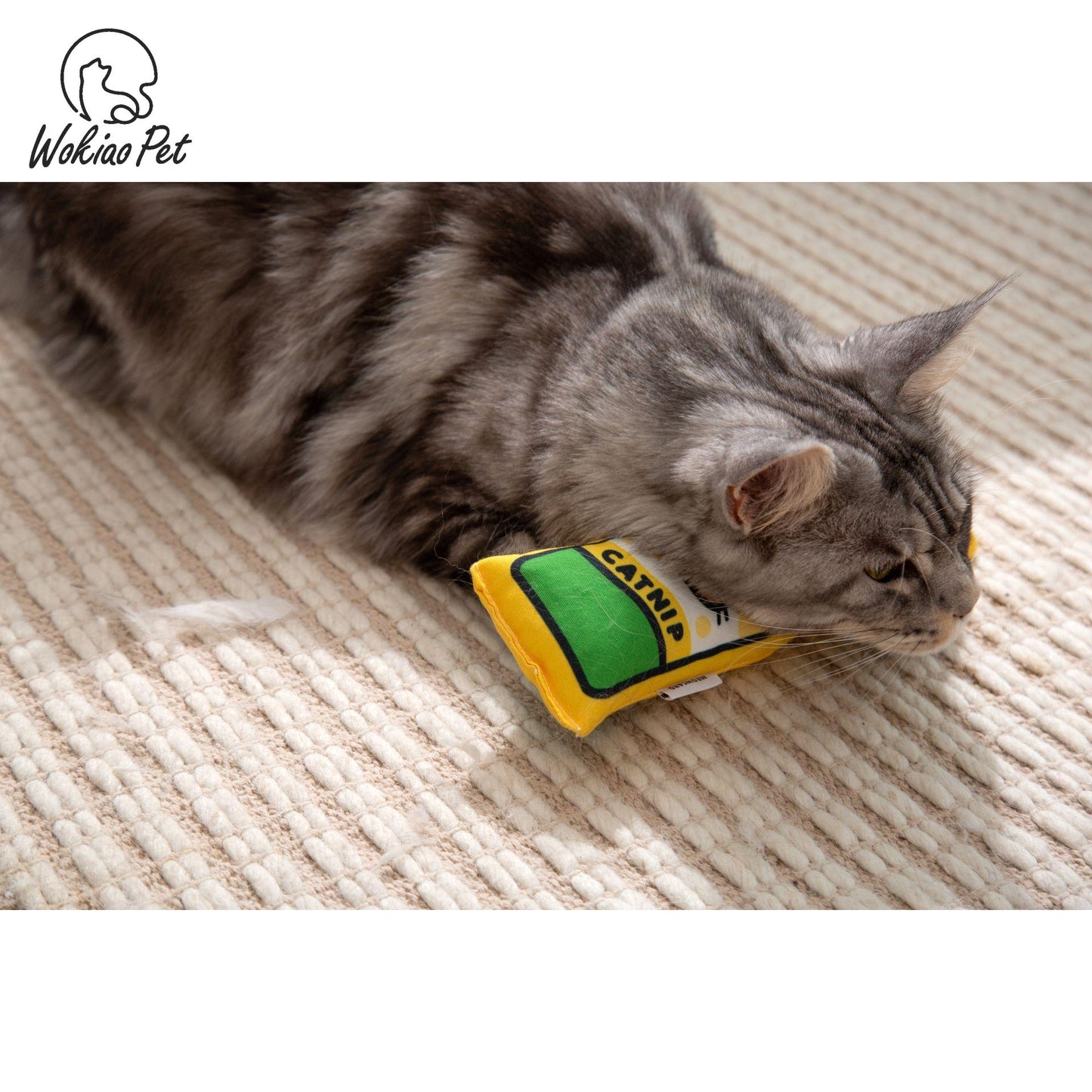 Mini Beer Bottle Cat Toy - Perfect for Endless Hours of Entertainment