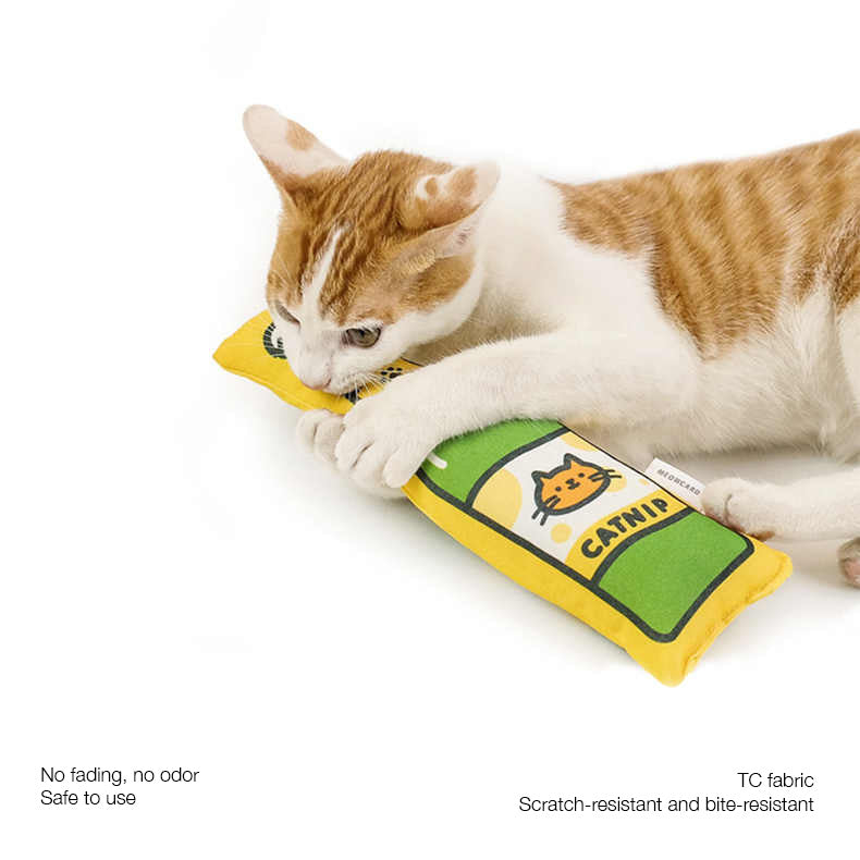 Mini Beer Bottle Cat Toy - Perfect for Endless Hours of Entertainment